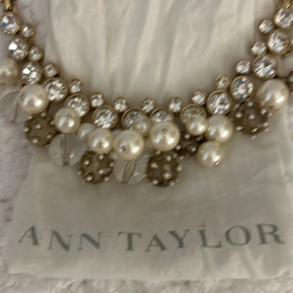 Ann Taylor Women’s Statement Necklace - Picture 2 of 5
